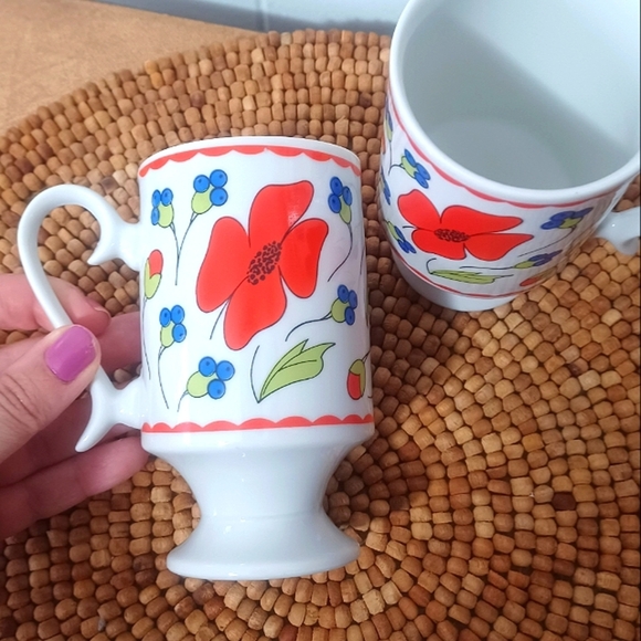 Vintage Poppy Mugs - Picture 4 of 8